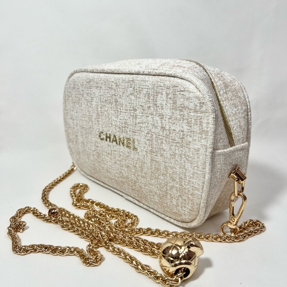 COPY - Original Chanel Pouch with Chain strap - Picture 2 of 5